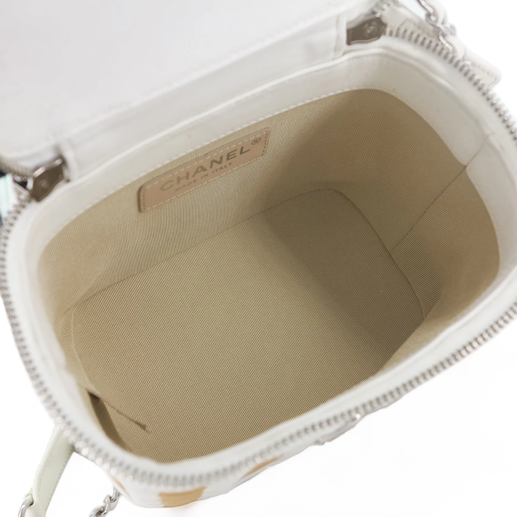 21C White Rattan Wicker Small Vanity Case with Top Handle