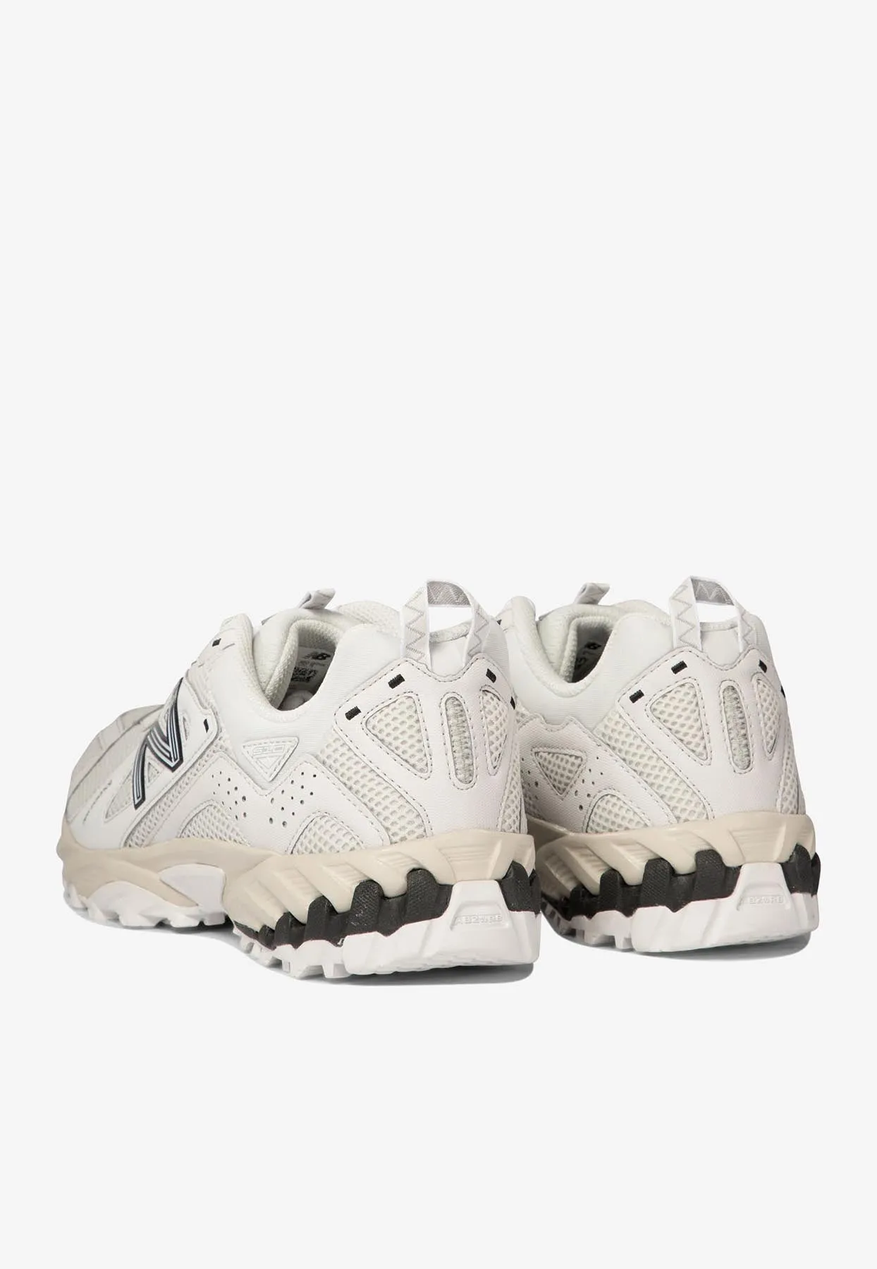 610 Low-Top Sneakers