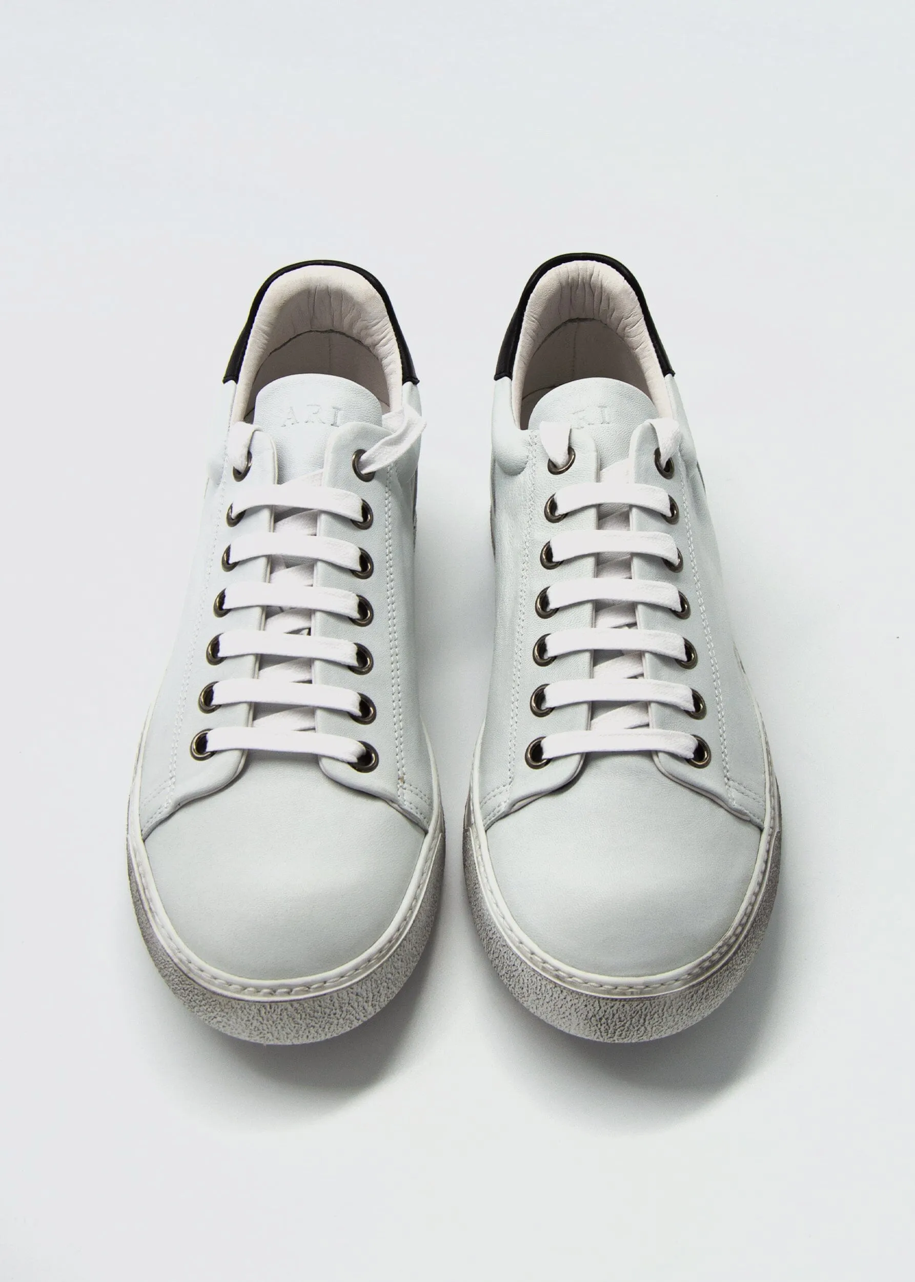 7660 LOW TOP SNEAKER