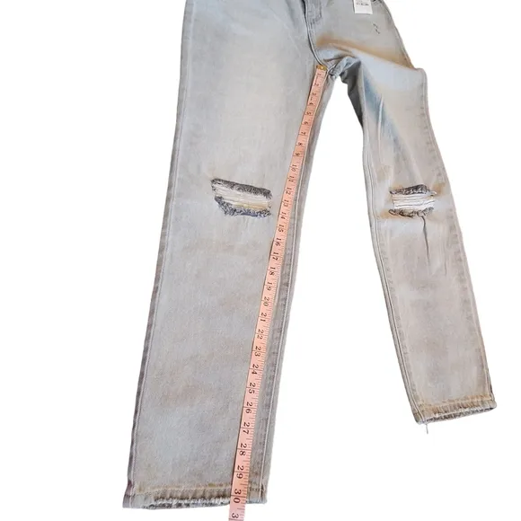 BP Nordstrom Distressed High Waist Mom Jeans Light Grey Wash Size 31 | BP Jeans