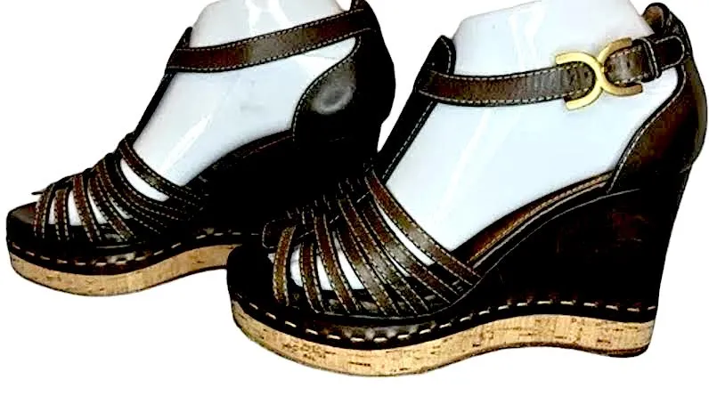 CHLOE Paris. Dark Brown Genuine Leather Goldplated Hardware Wedge Sandals SZ38IT
