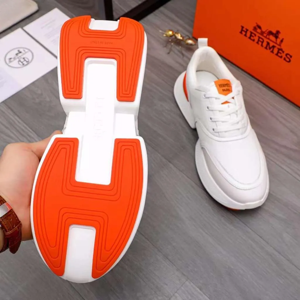 Designer Low-Top Giga Sneakers