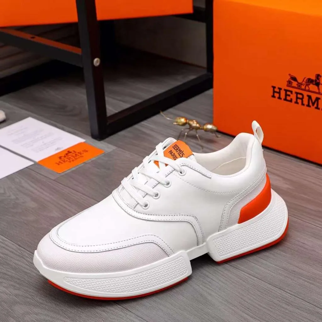 Designer Low-Top Giga Sneakers