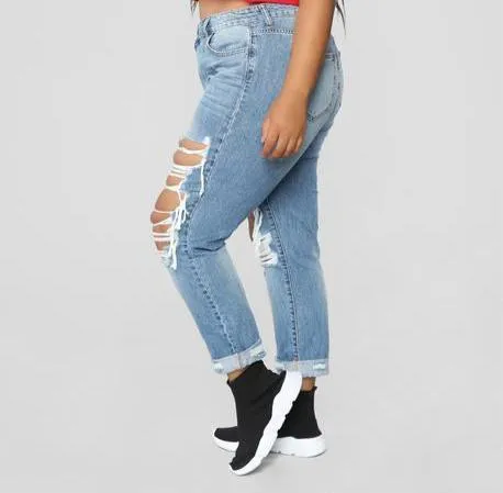 Distressed High Rise Boyfriend Jeans - Light Wash
