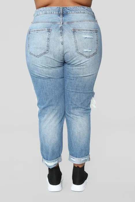 Distressed High Rise Boyfriend Jeans - Light Wash
