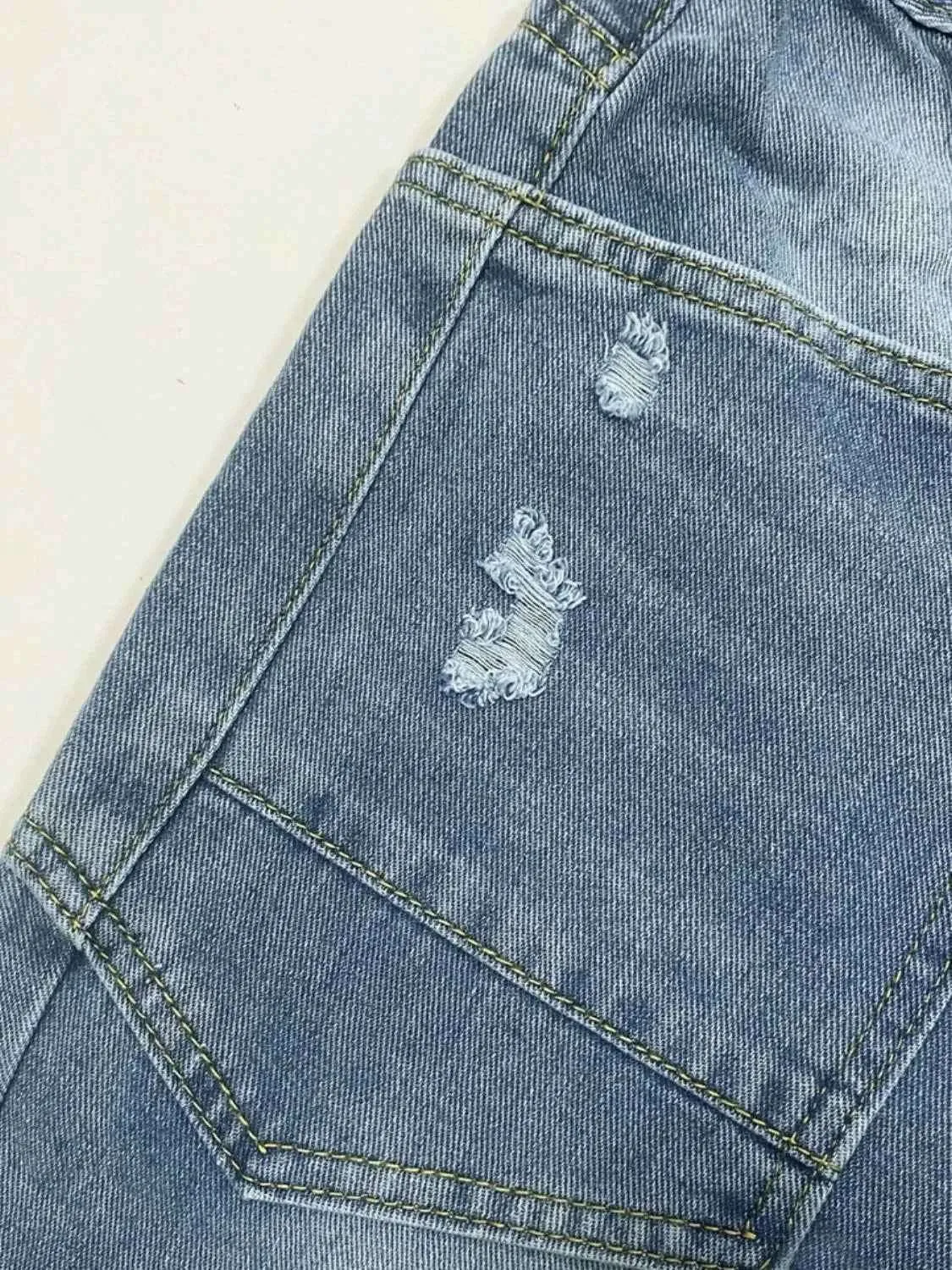 Distressed Jeans with Pockets for a Stylish Look