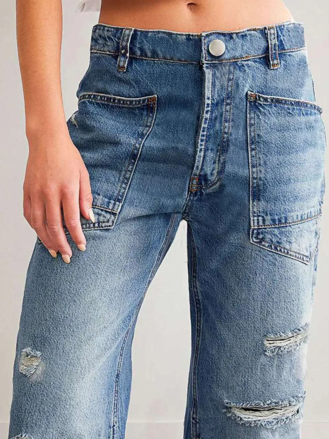 Distressed Jeans with Pockets for a Stylish Look
