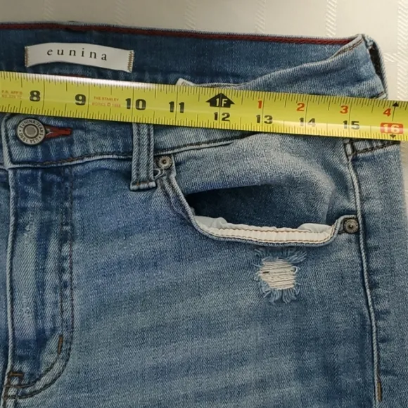 Eunina Franke Low Rise Girlfriend Stressed Jeans. Size 9.