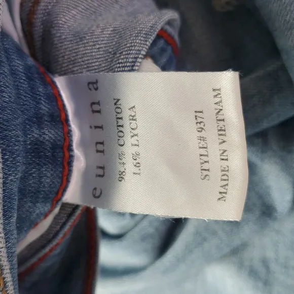 Eunina Franke Low Rise Girlfriend Stressed Jeans. Size 9.