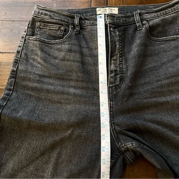 Free People We The Free CRVY Robin Ultra High Waist Flare Jeans in black size 33