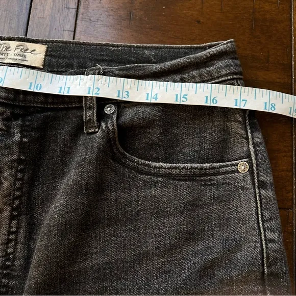 Free People We The Free CRVY Robin Ultra High Waist Flare Jeans in black size 33