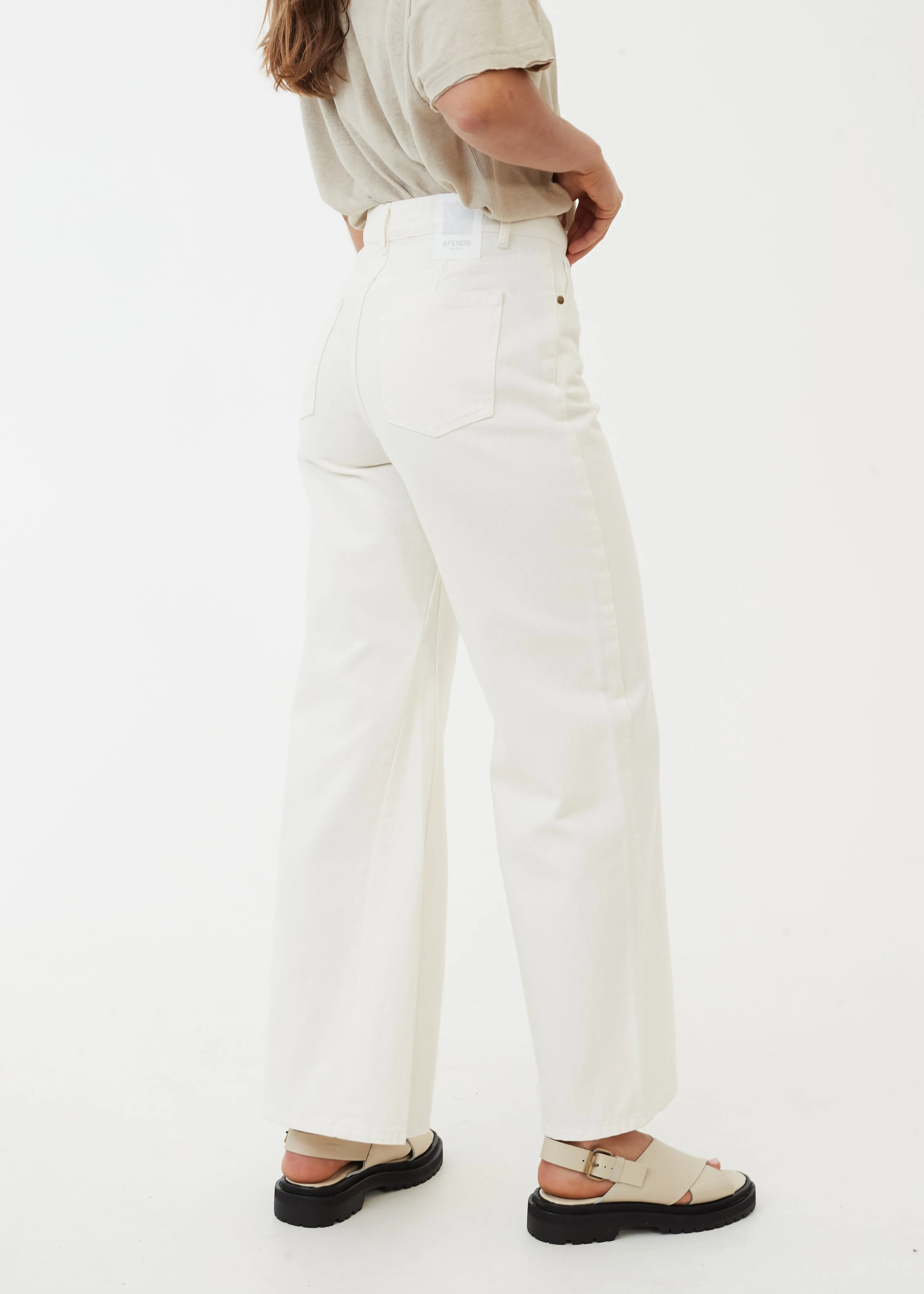 Gigi - Organic Denim Flared Jeans - Off White