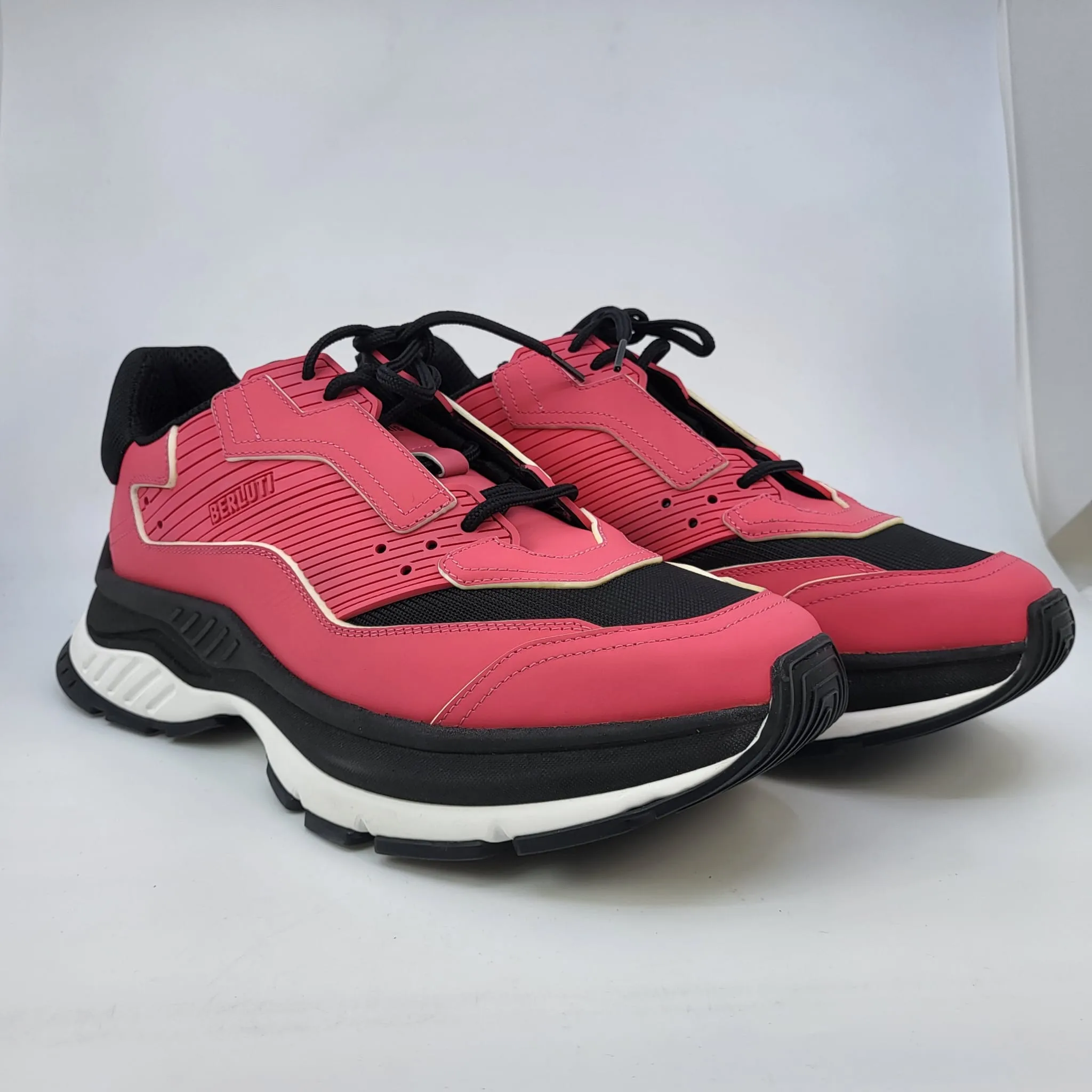 Gravity Sneaker