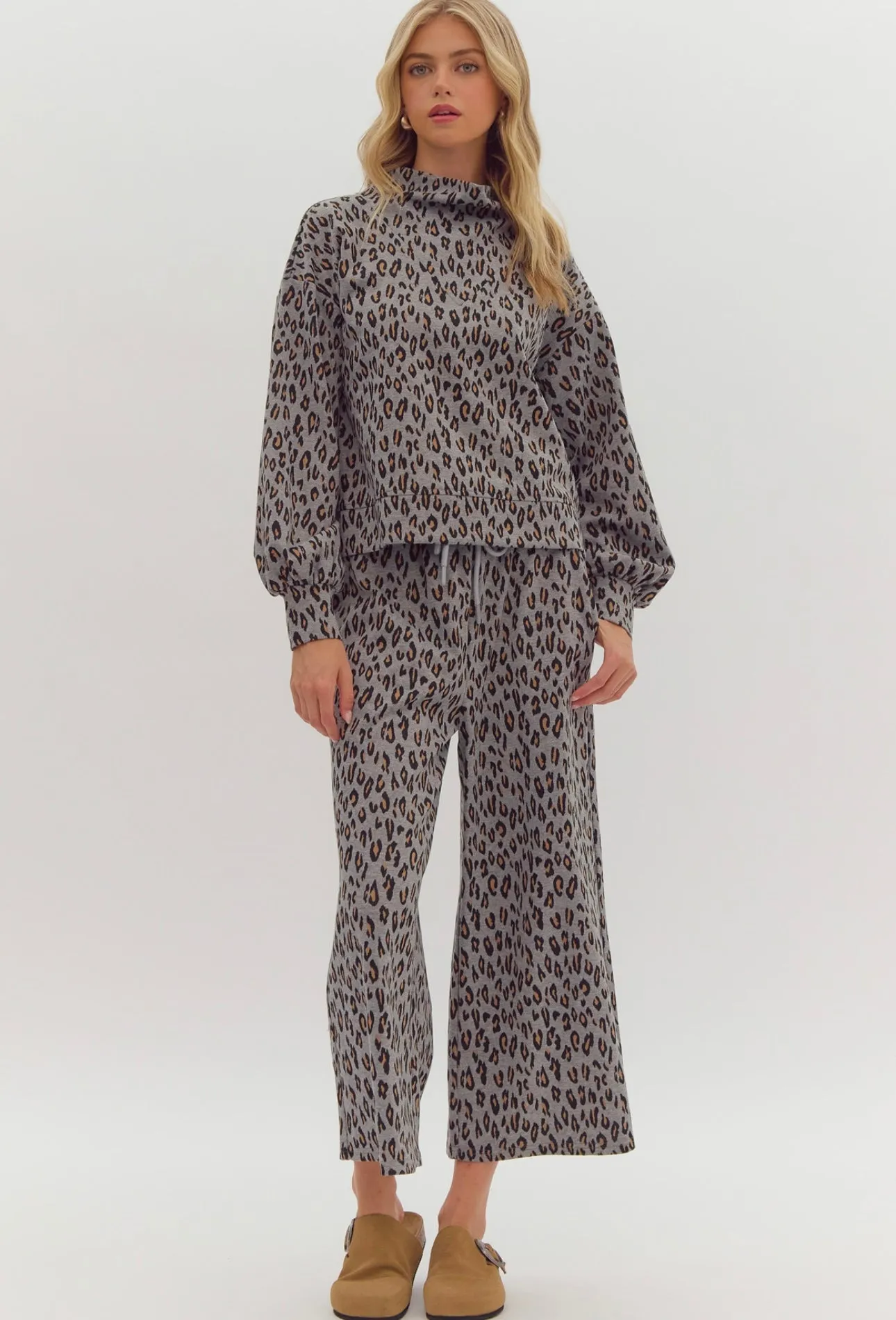 Gray Leopard Set