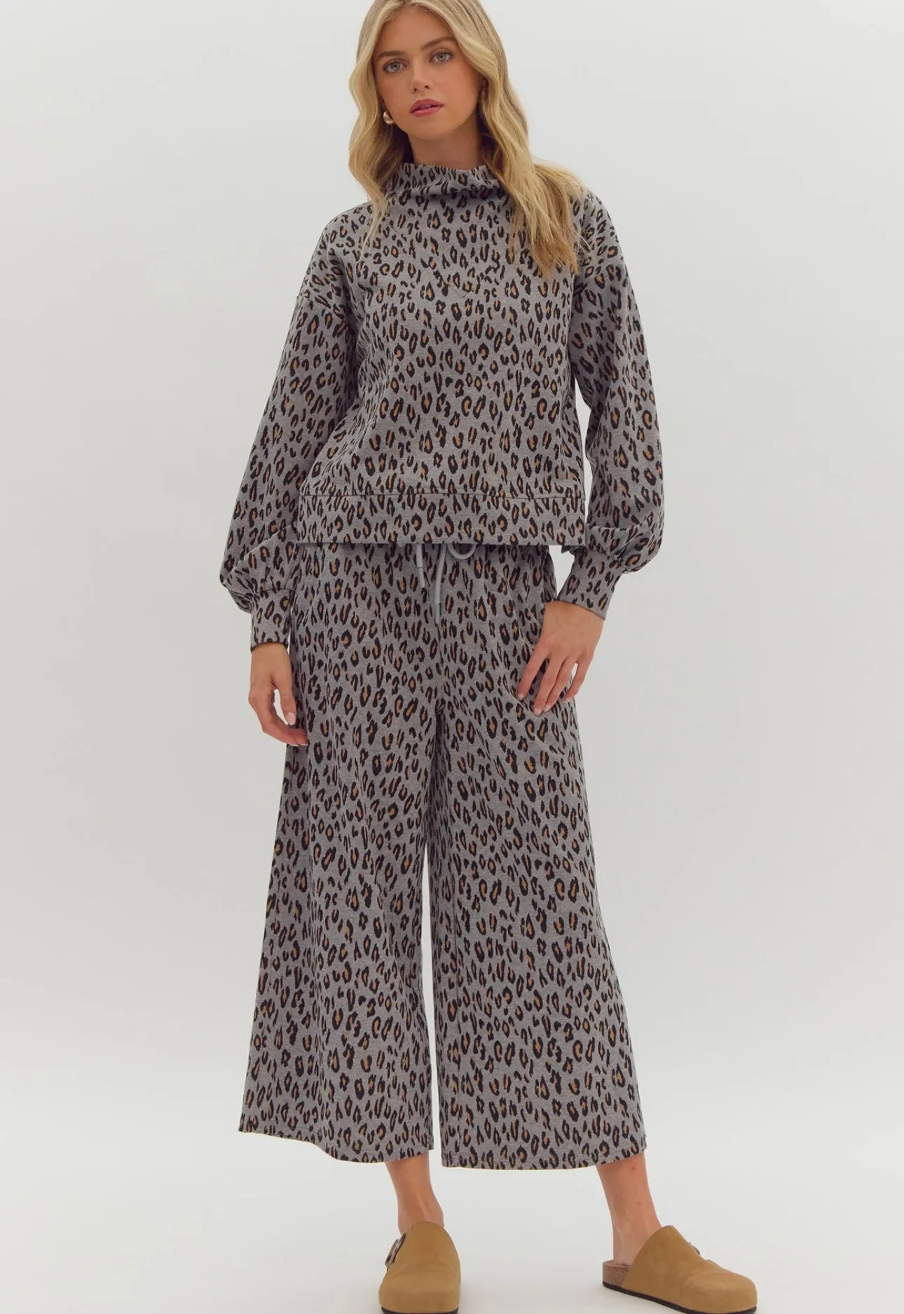 Gray Leopard Set
