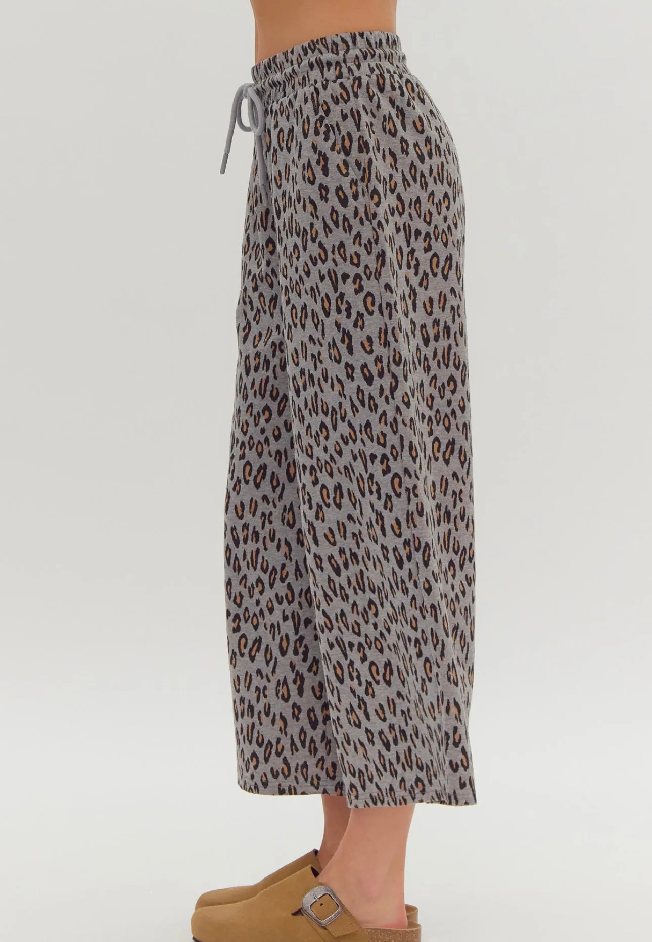 Gray Leopard Set