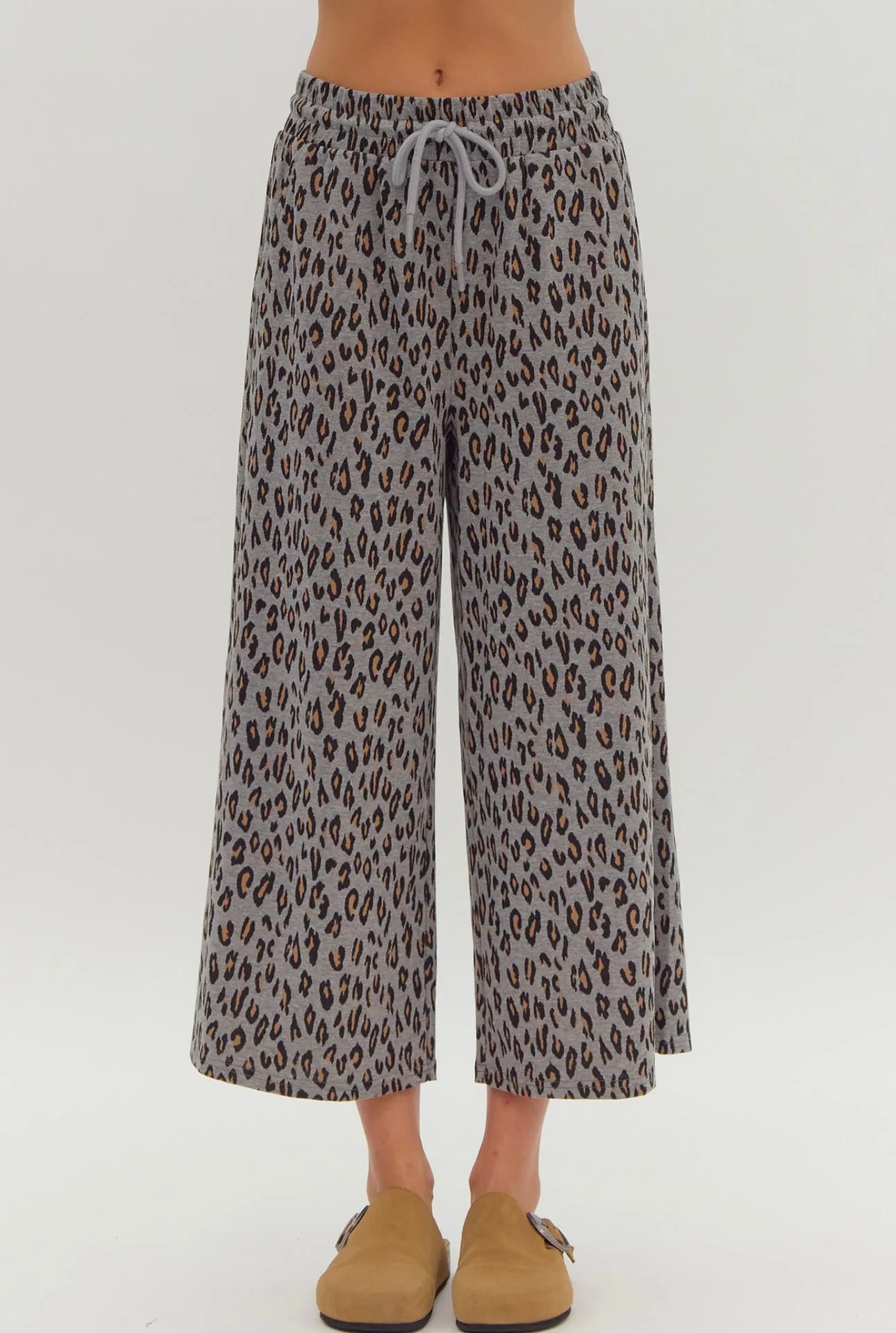 Gray Leopard Set