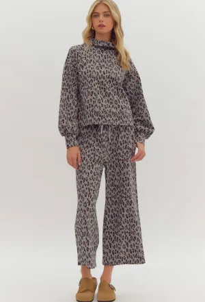 Gray Leopard Set