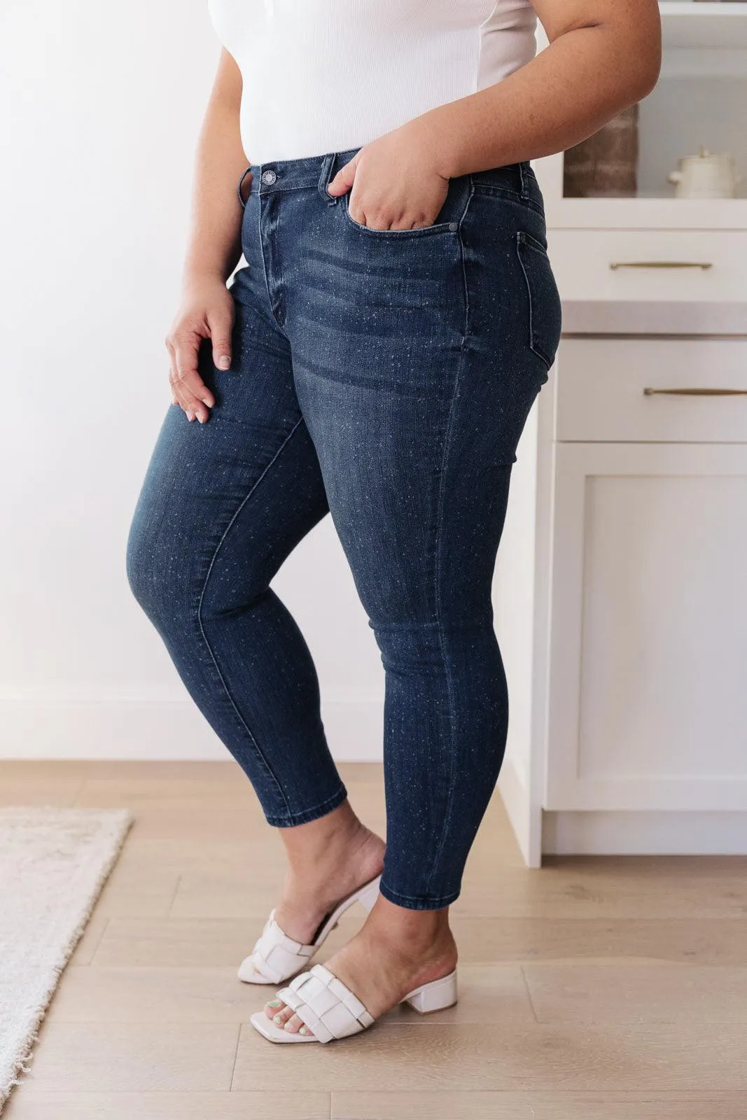 Hazel Blues® | Mid-Rise Relaxed Fit Mineral Wash Jeans