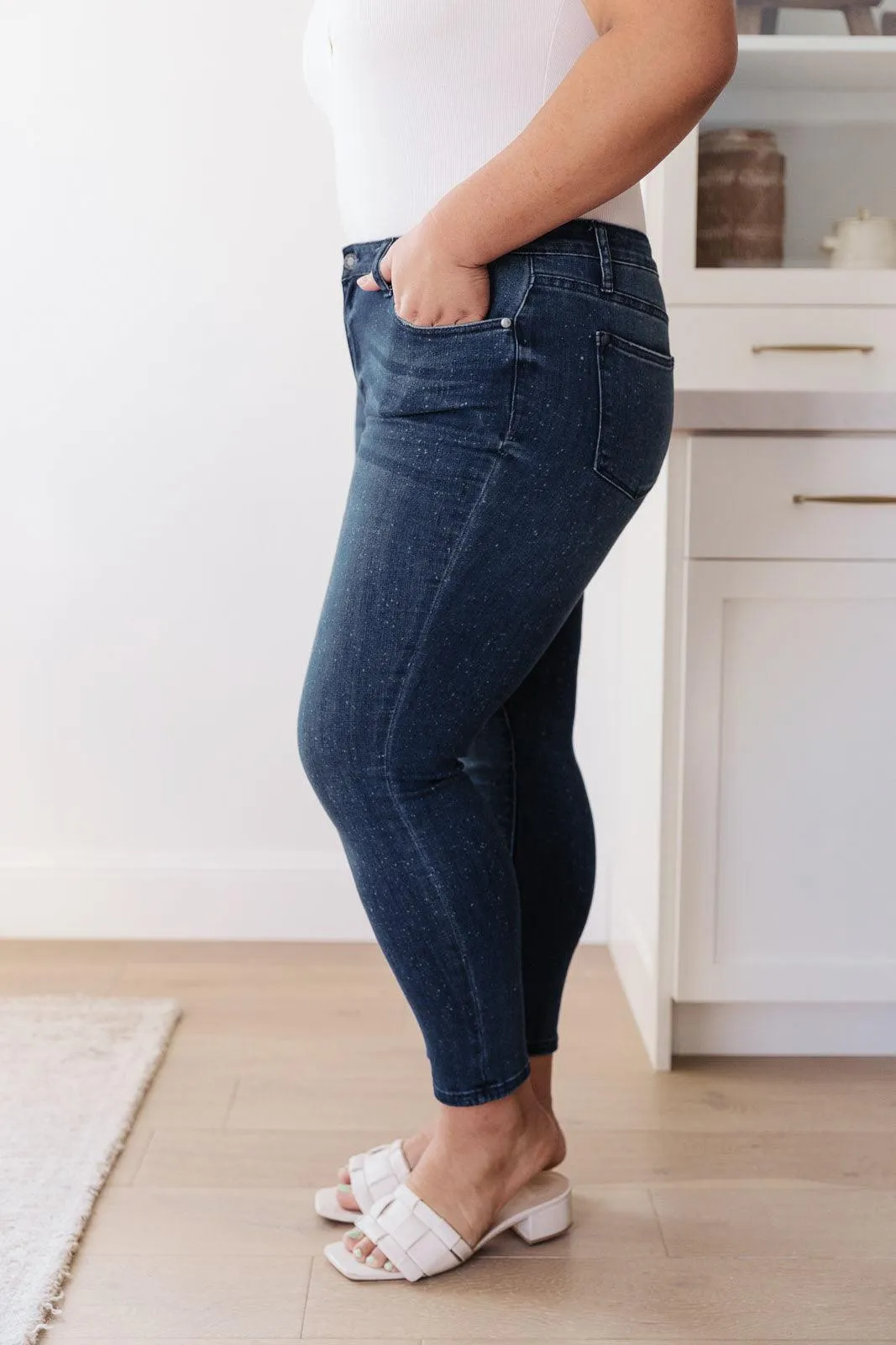Hazel Blues® | Mid-Rise Relaxed Fit Mineral Wash Jeans