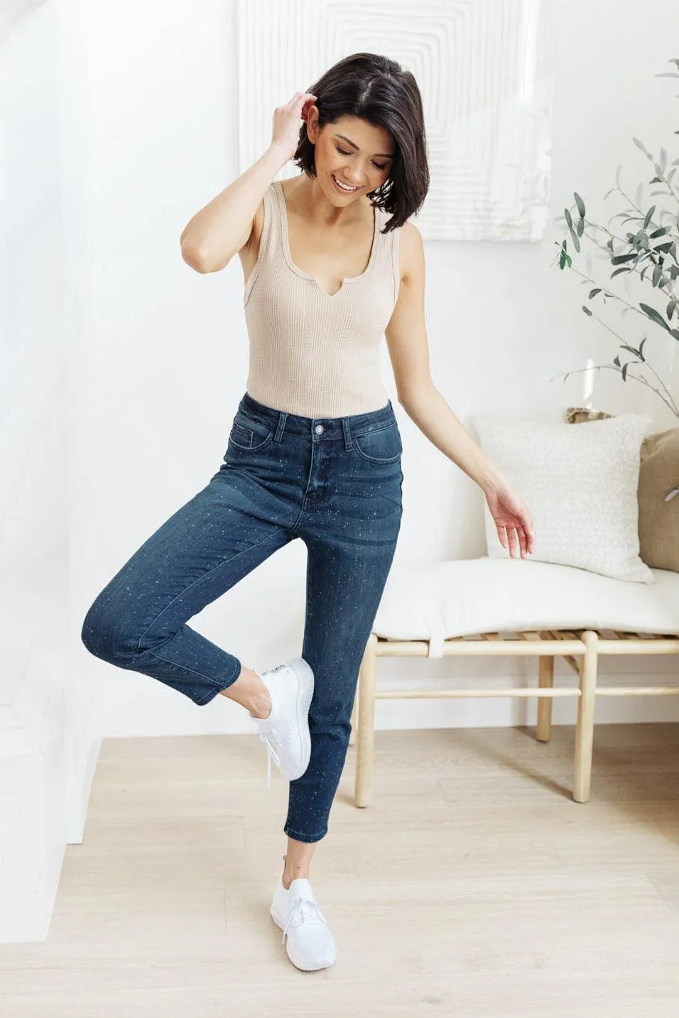 Hazel Blues® | Mid-Rise Relaxed Fit Mineral Wash Jeans