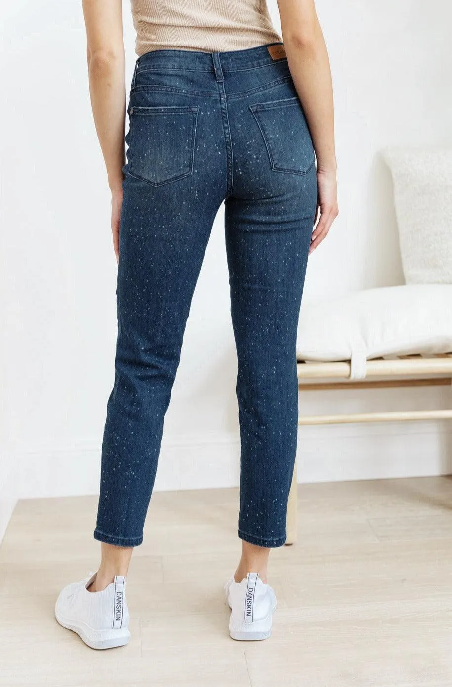 Hazel Blues® | Mid-Rise Relaxed Fit Mineral Wash Jeans