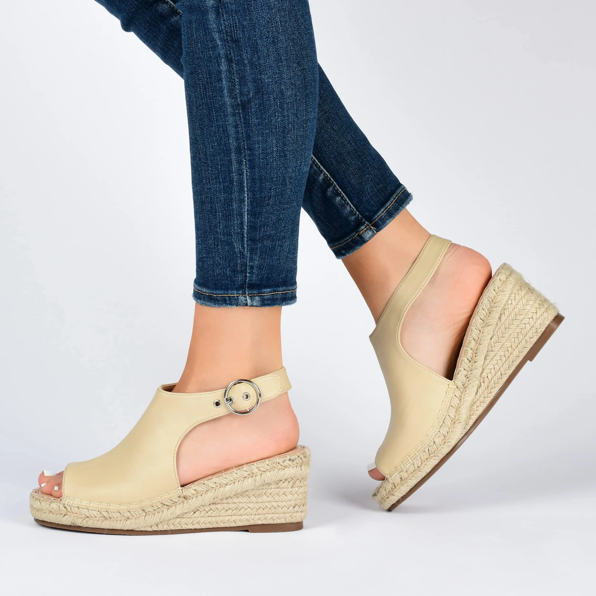 Journee Womens Crew Wide Width Wedge Heel Espadrille Sandals