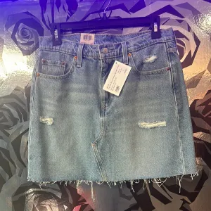 Levi's High Rise Decunstructed Lightwash Denim Short Skirt