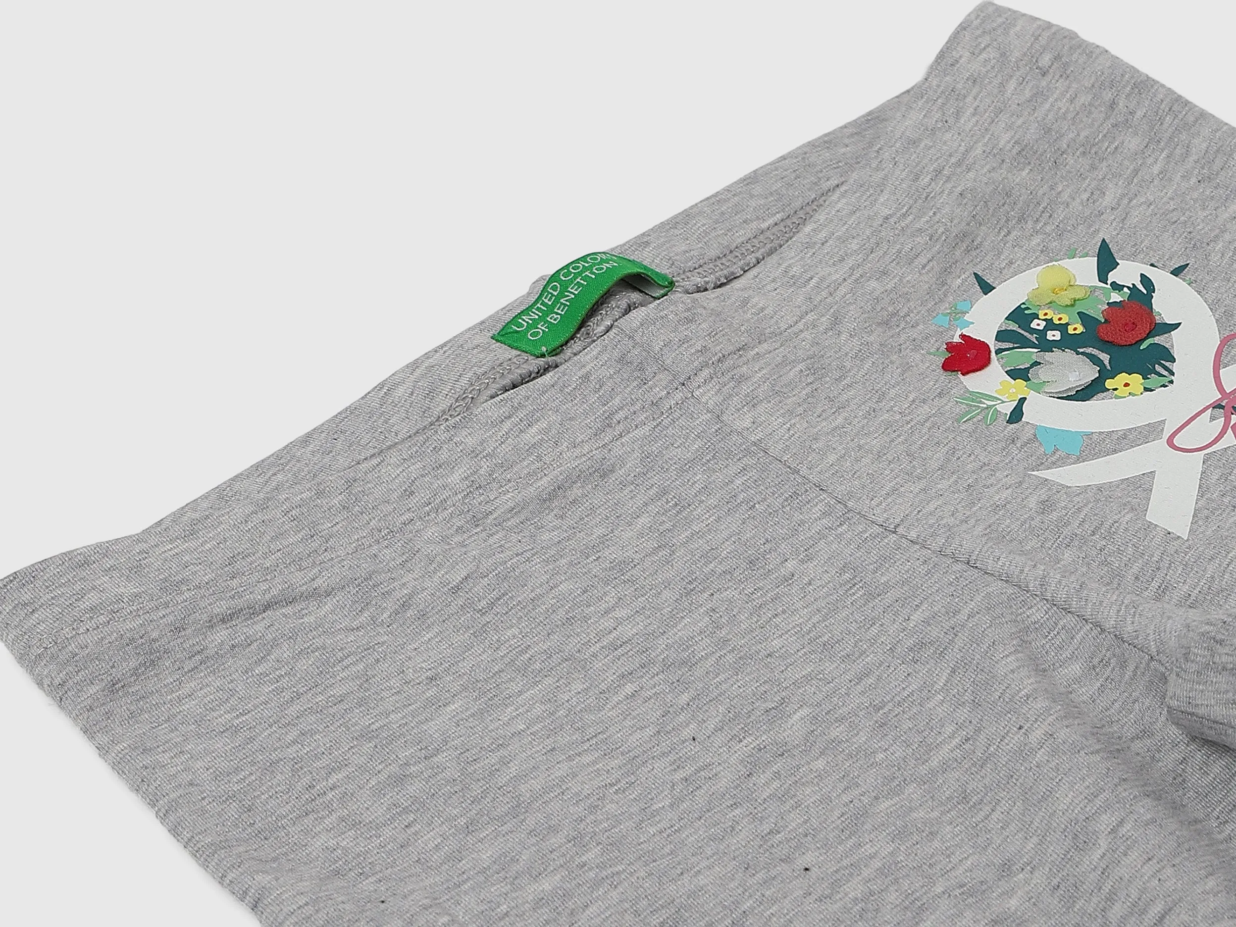Logo Detail Slim Fit Capri