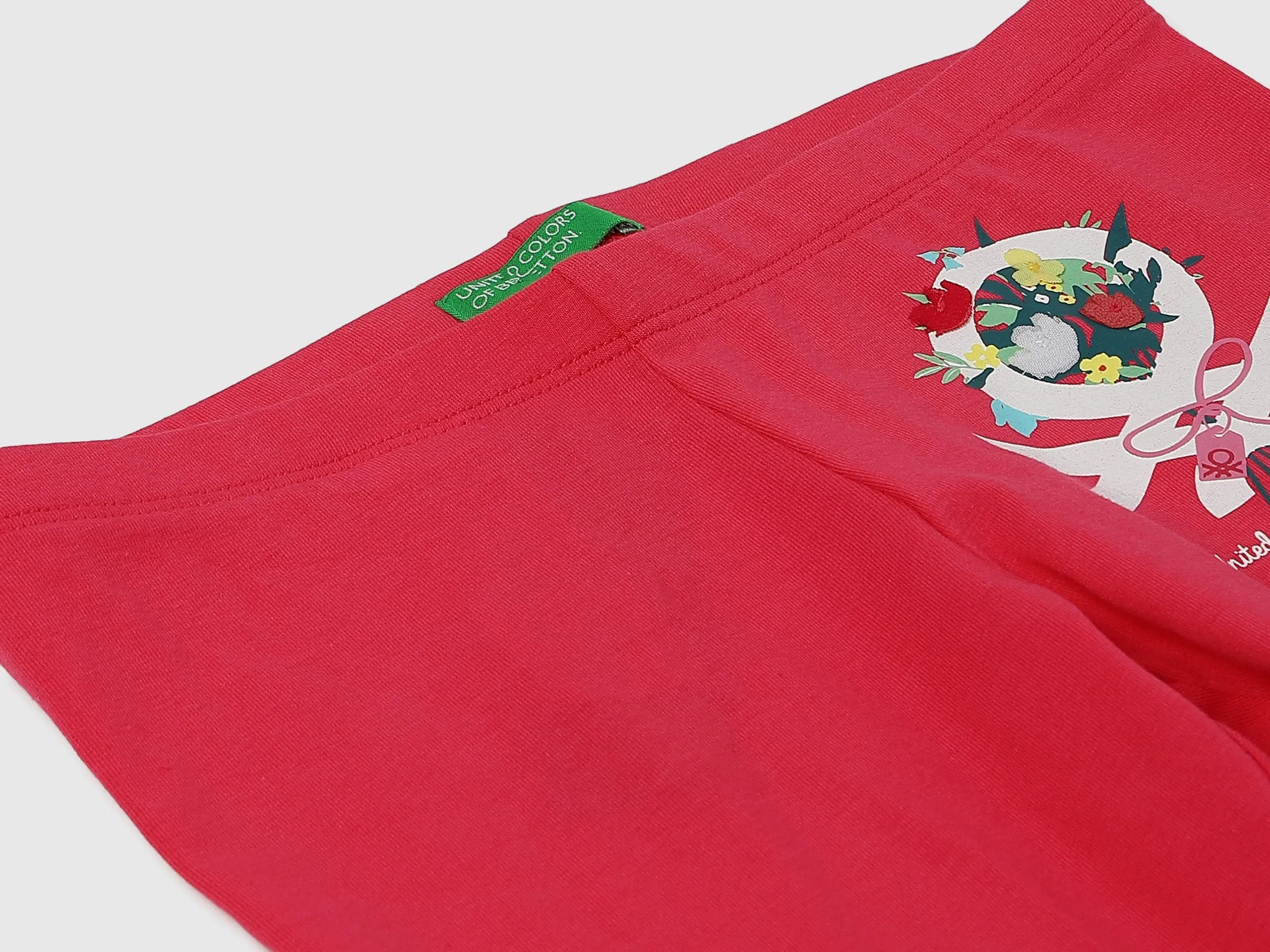 Logo Detail Slim Fit Capri