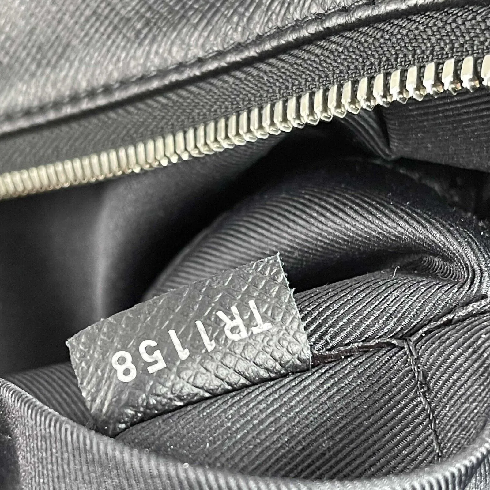 Louis Vuitton Excellent Discovery Backpack Taiga Leather PM Black Handbag