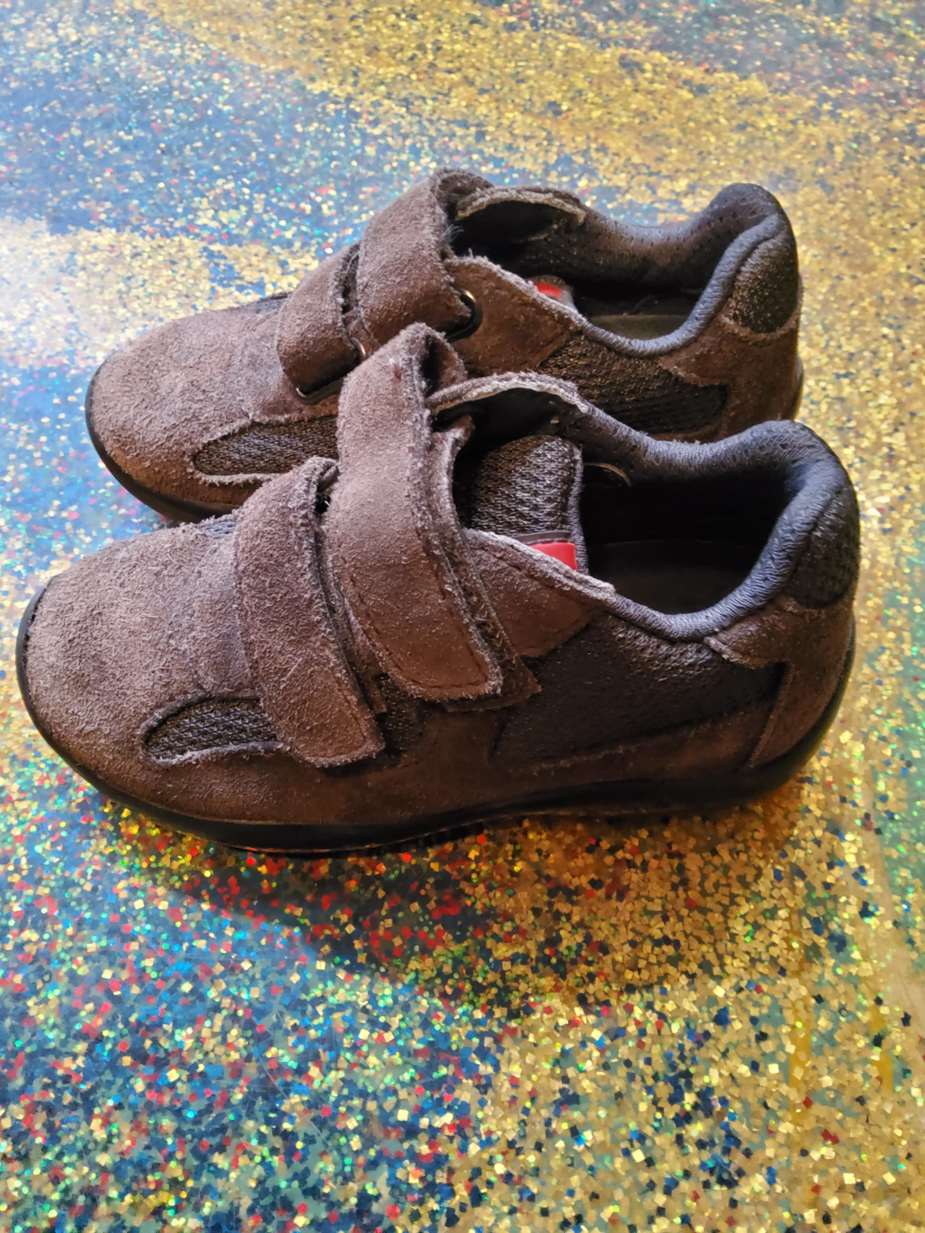 Low kids sneakers