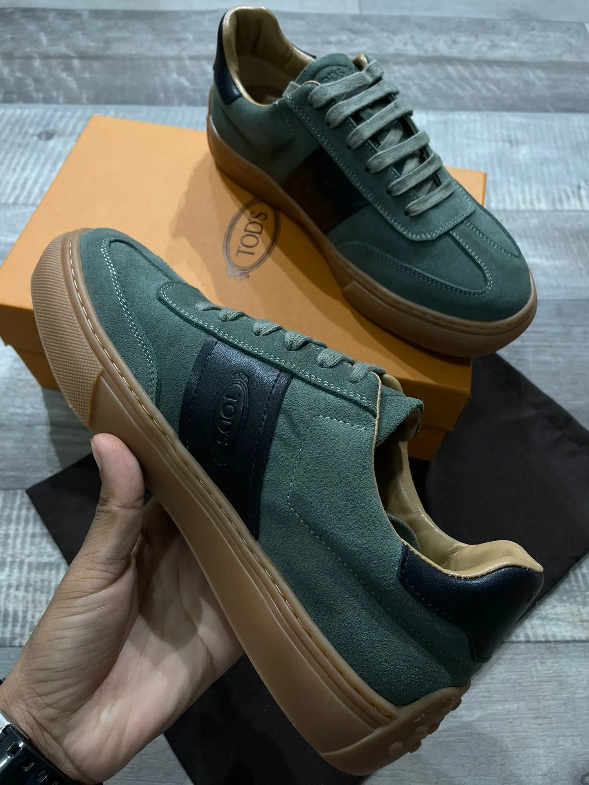 Low-top Sneakers