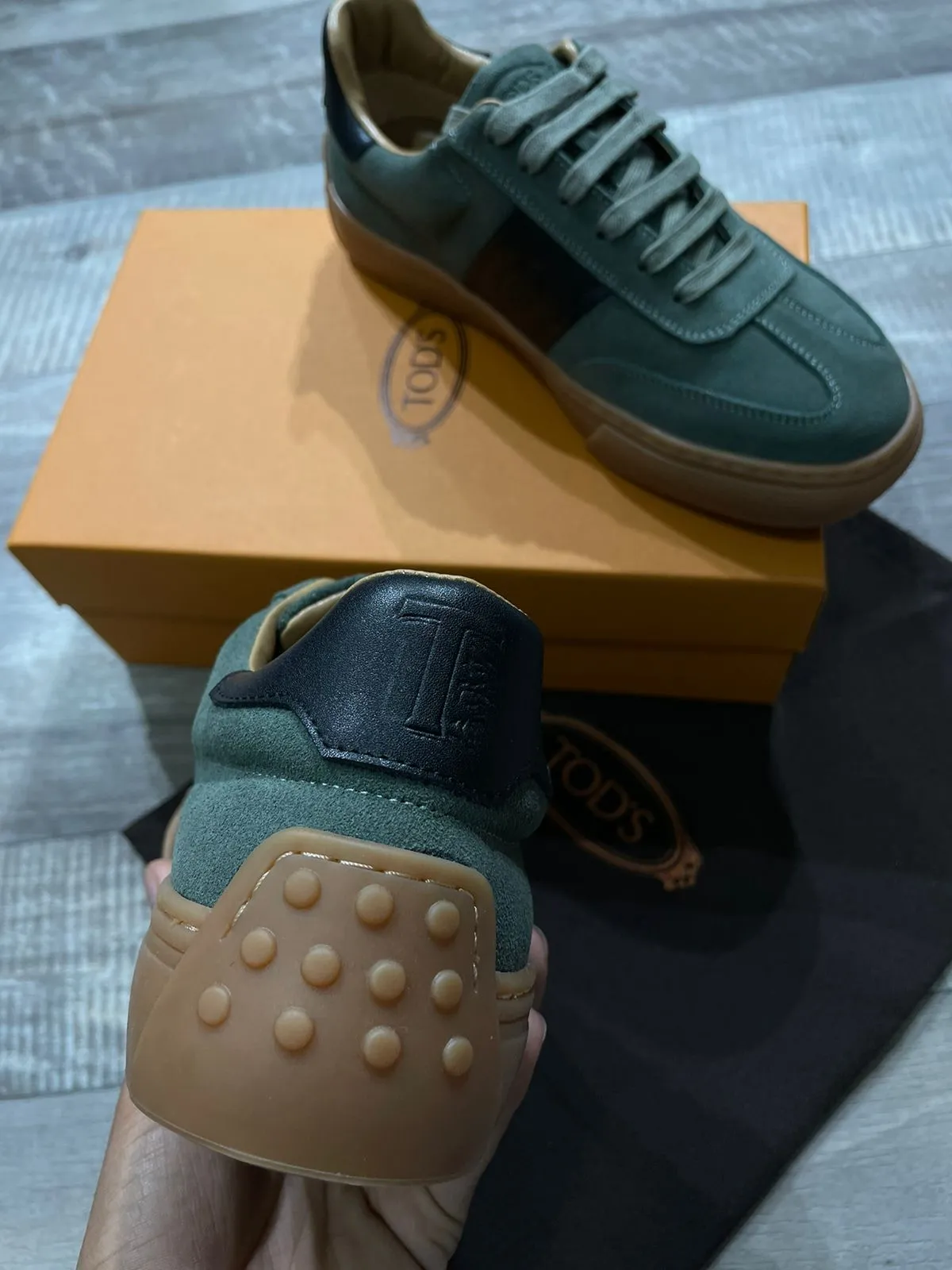 Low-top Sneakers