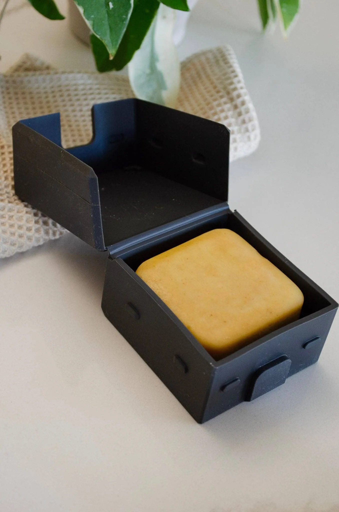 Me Mother Earth - Silicone Travel Soap Case