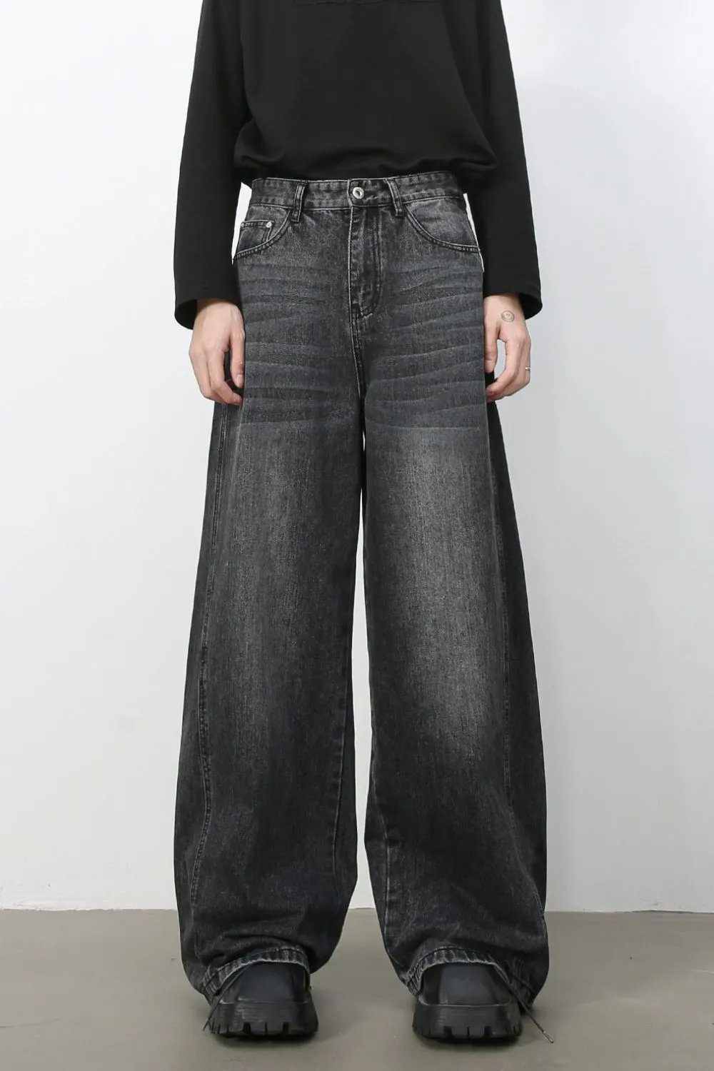 Men's Wide Leg Jeans