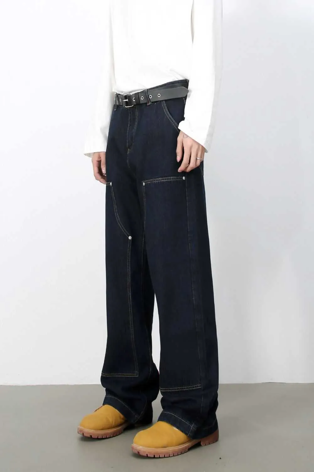 Men's Wide Straight Leg Jeans with Pockets