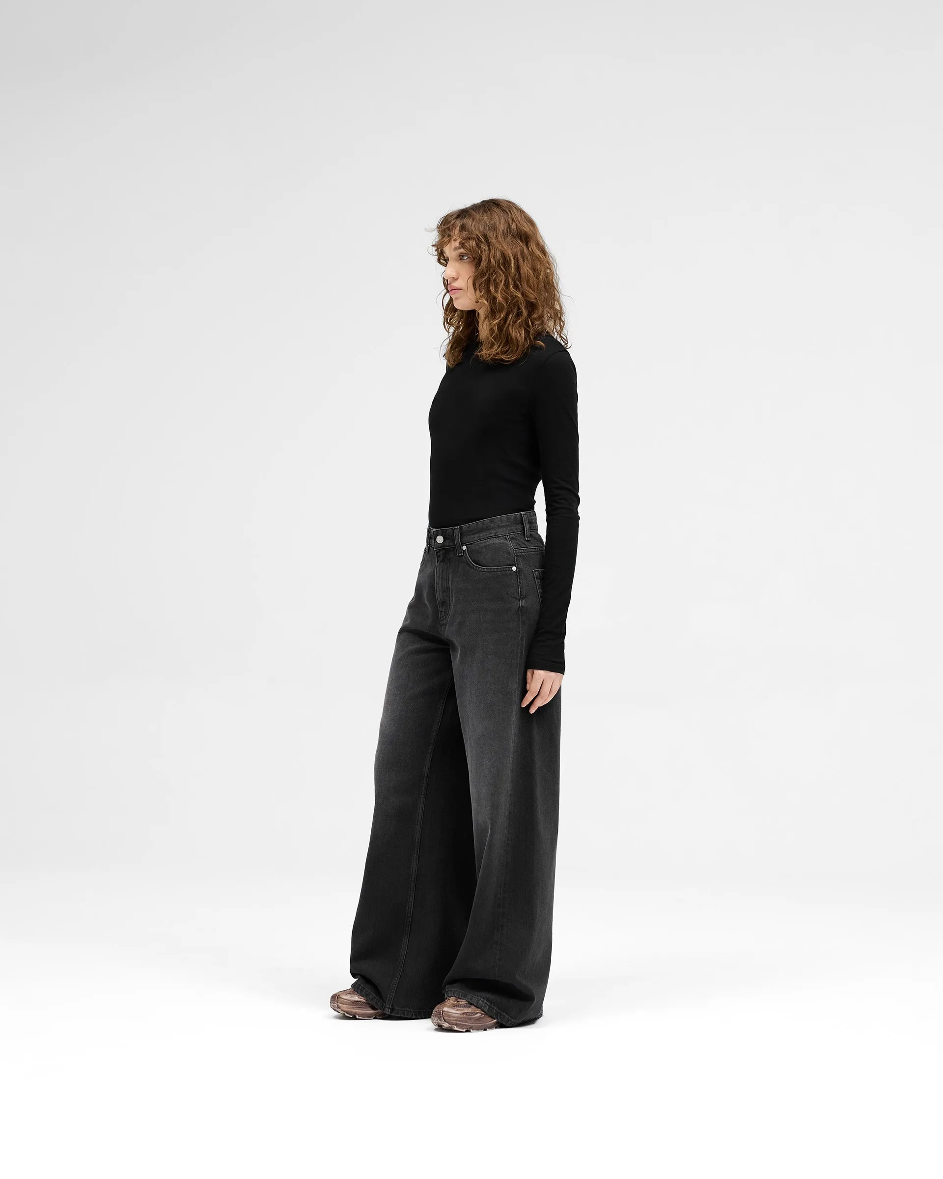 Mid Rise Wide Leg Jean - Washed Black