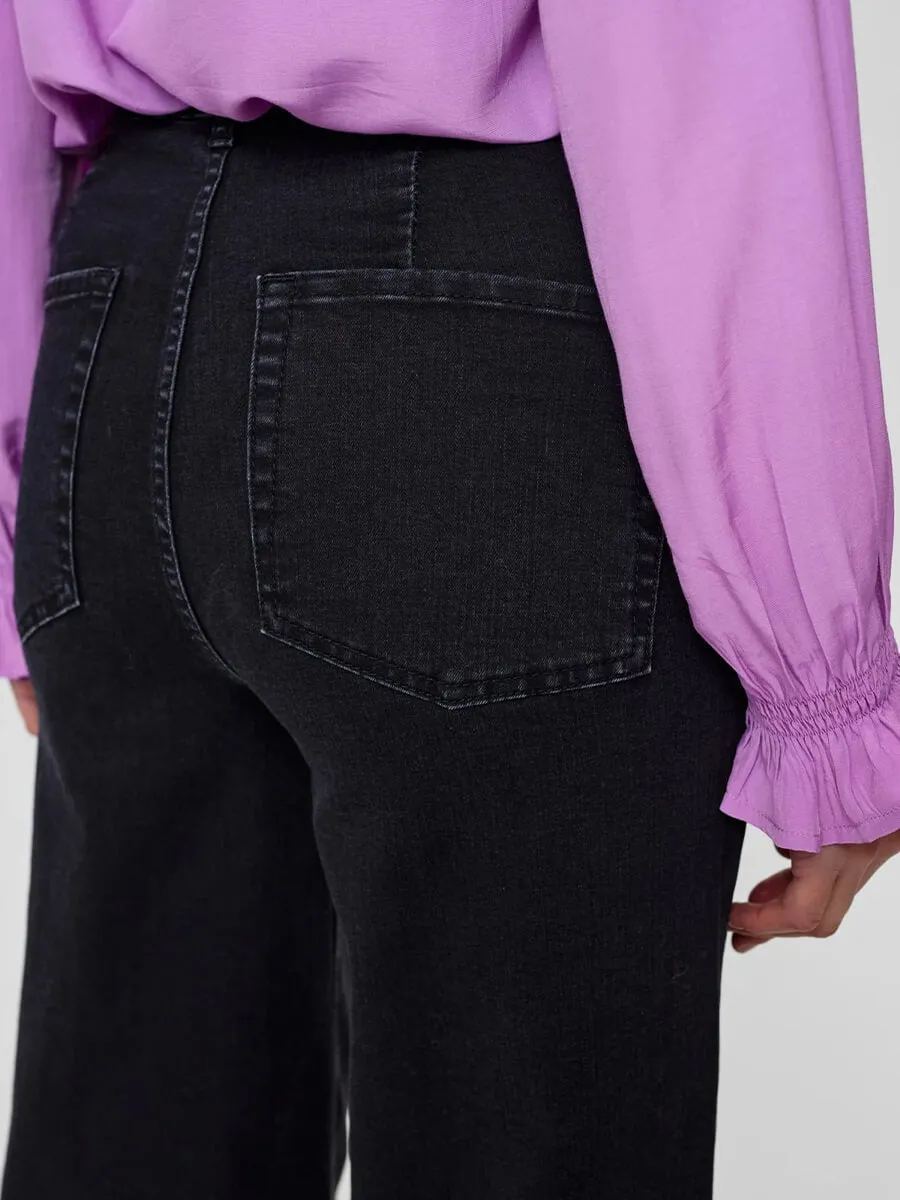 Nuparis Cropped Jeans - Black