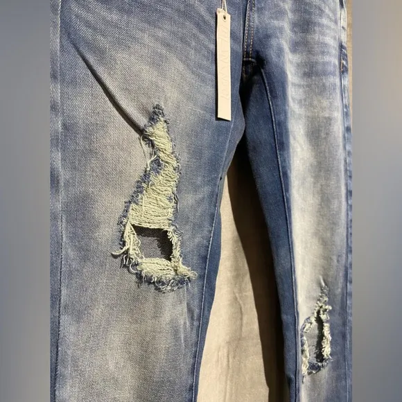 *NWT* Blank NYC Skinny Classique Mid-Rise Denim Distressed Jeans Size 24