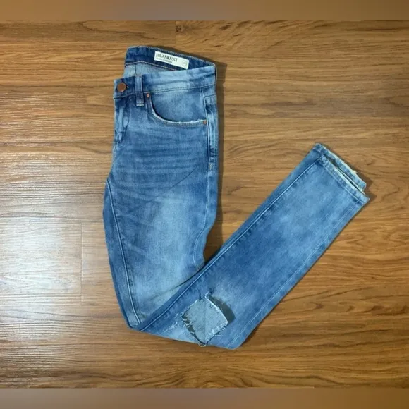 *NWT* Blank NYC Skinny Classique Mid-Rise Denim Distressed Jeans Size 24