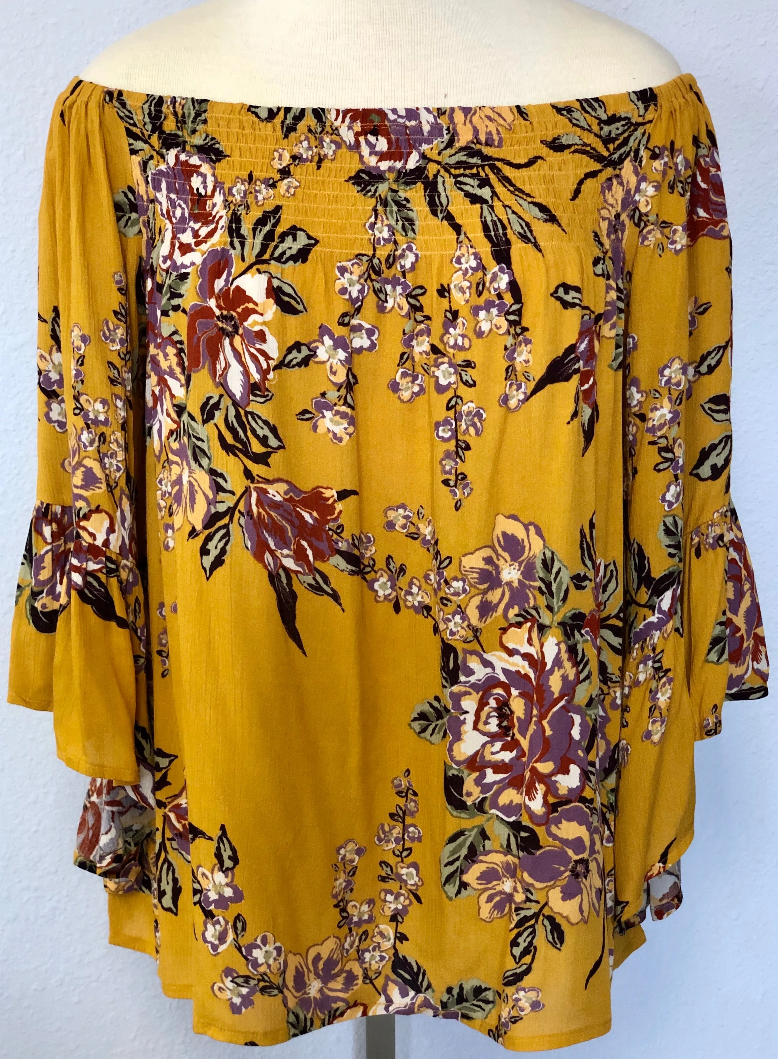 OFF SHOULDER SMOCKED WOVEN TOP