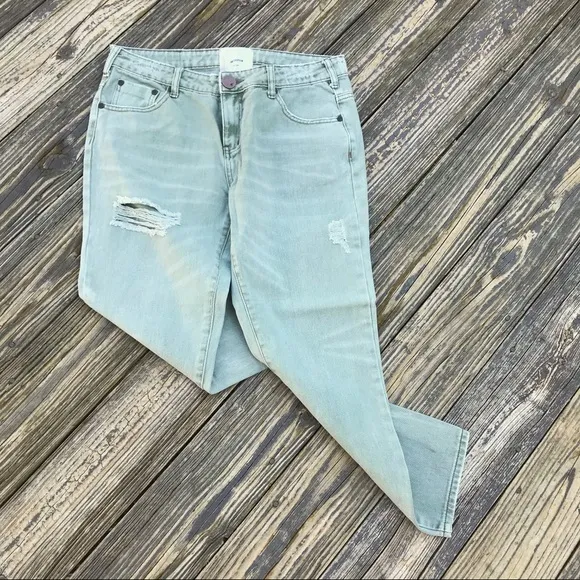 One Teaspoon | Quarter Length |Distressed Jeans