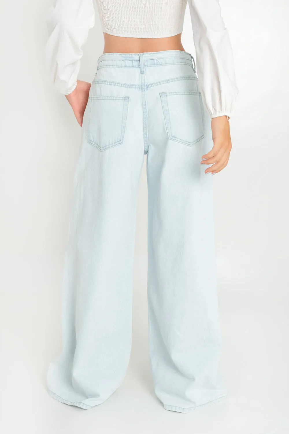 Pantalón de denim fit wide leg con cinturón