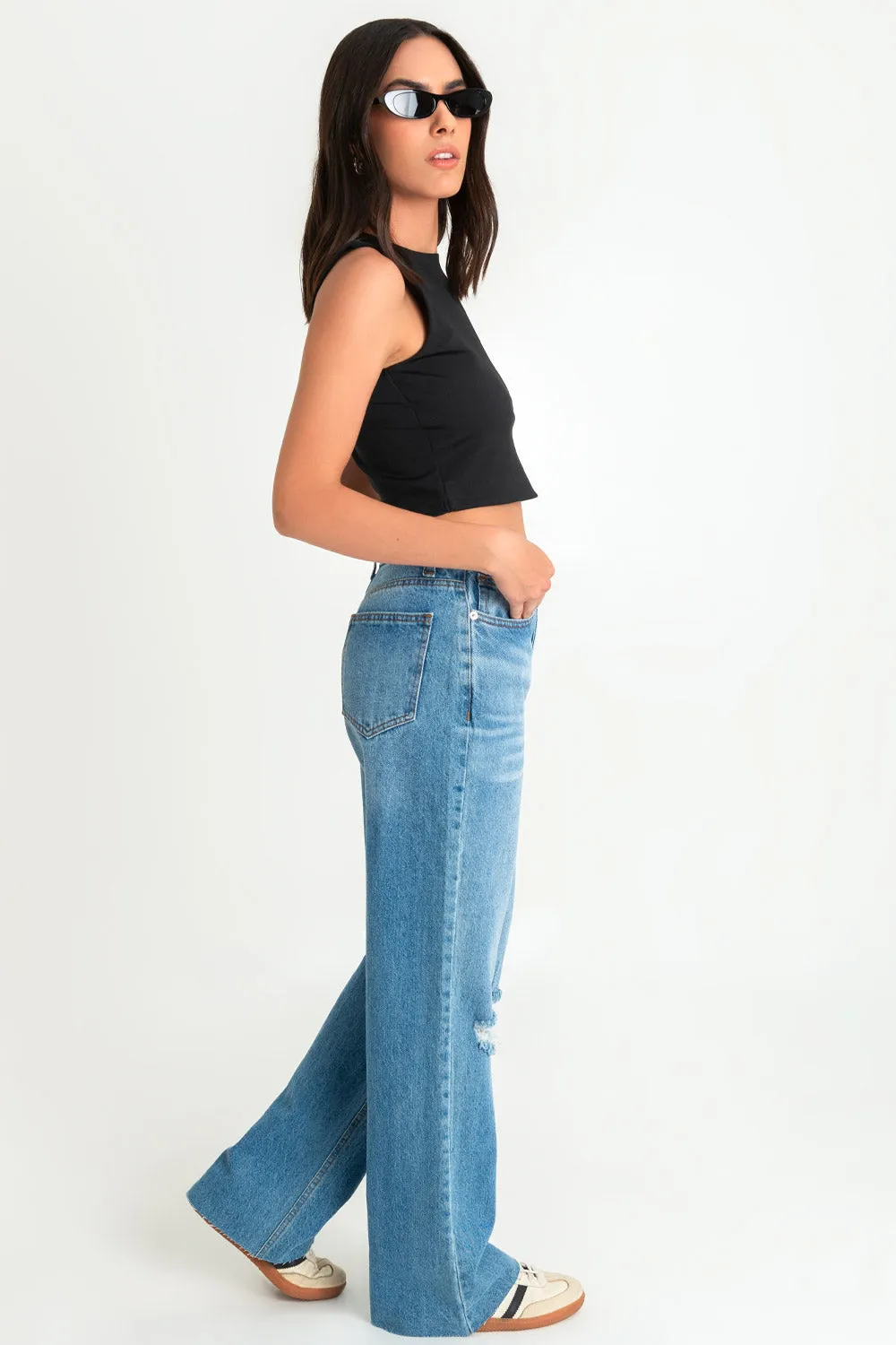 Pantalón denim wide leg con rotos