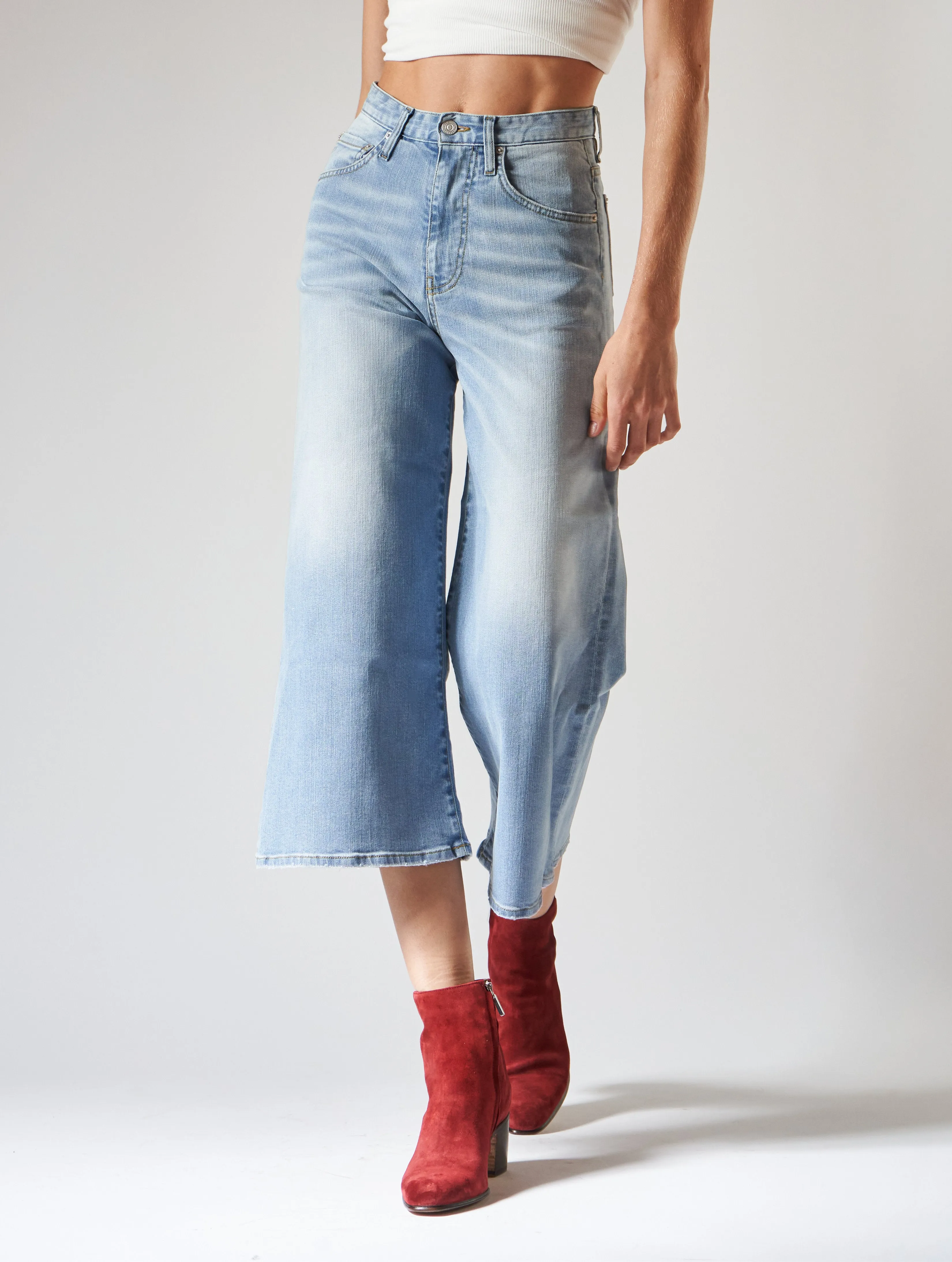 PATTI WIDE FLARED JEANS IN LIGHT BLUE- Woman