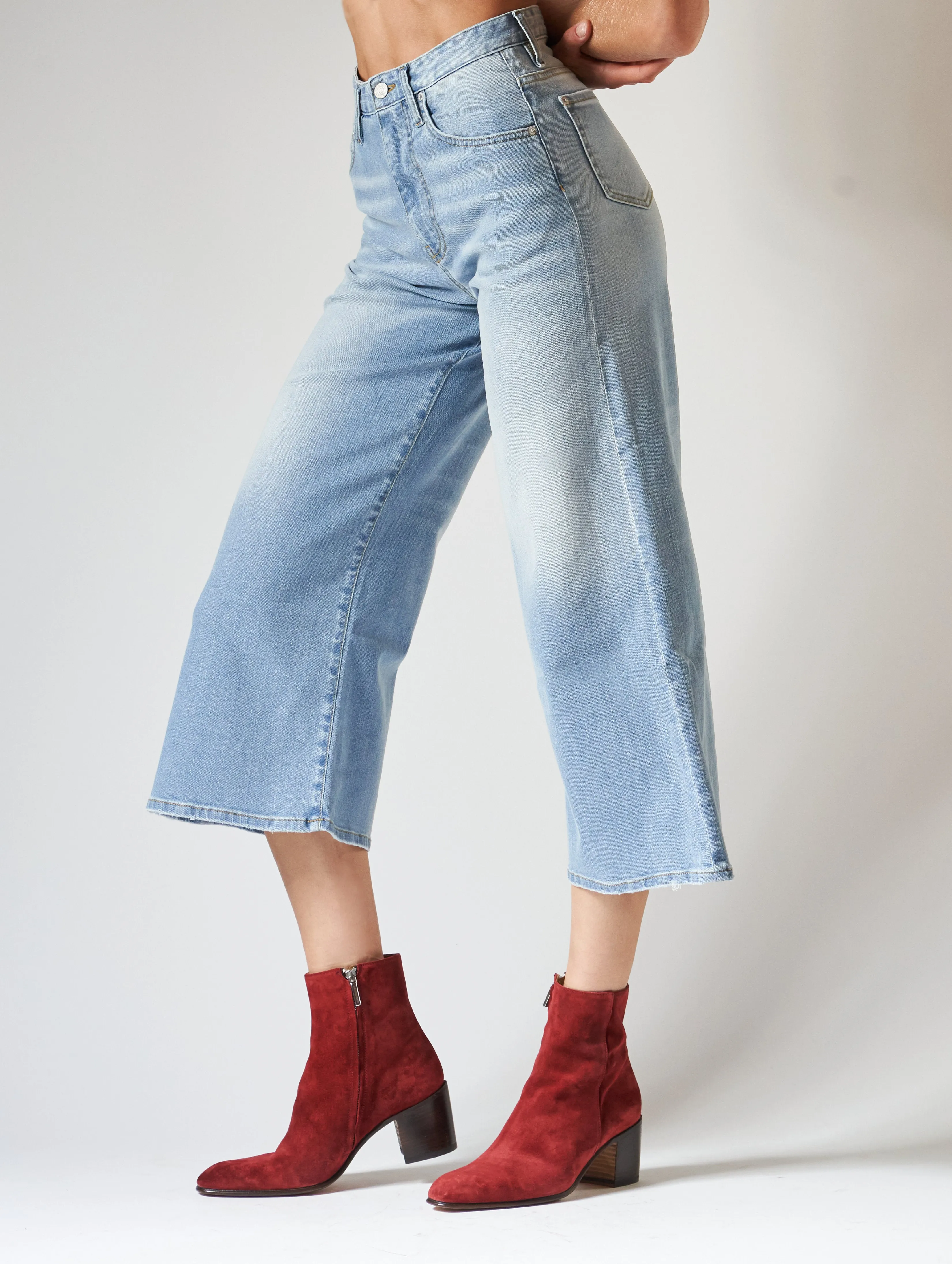 PATTI WIDE FLARED JEANS IN LIGHT BLUE- Woman