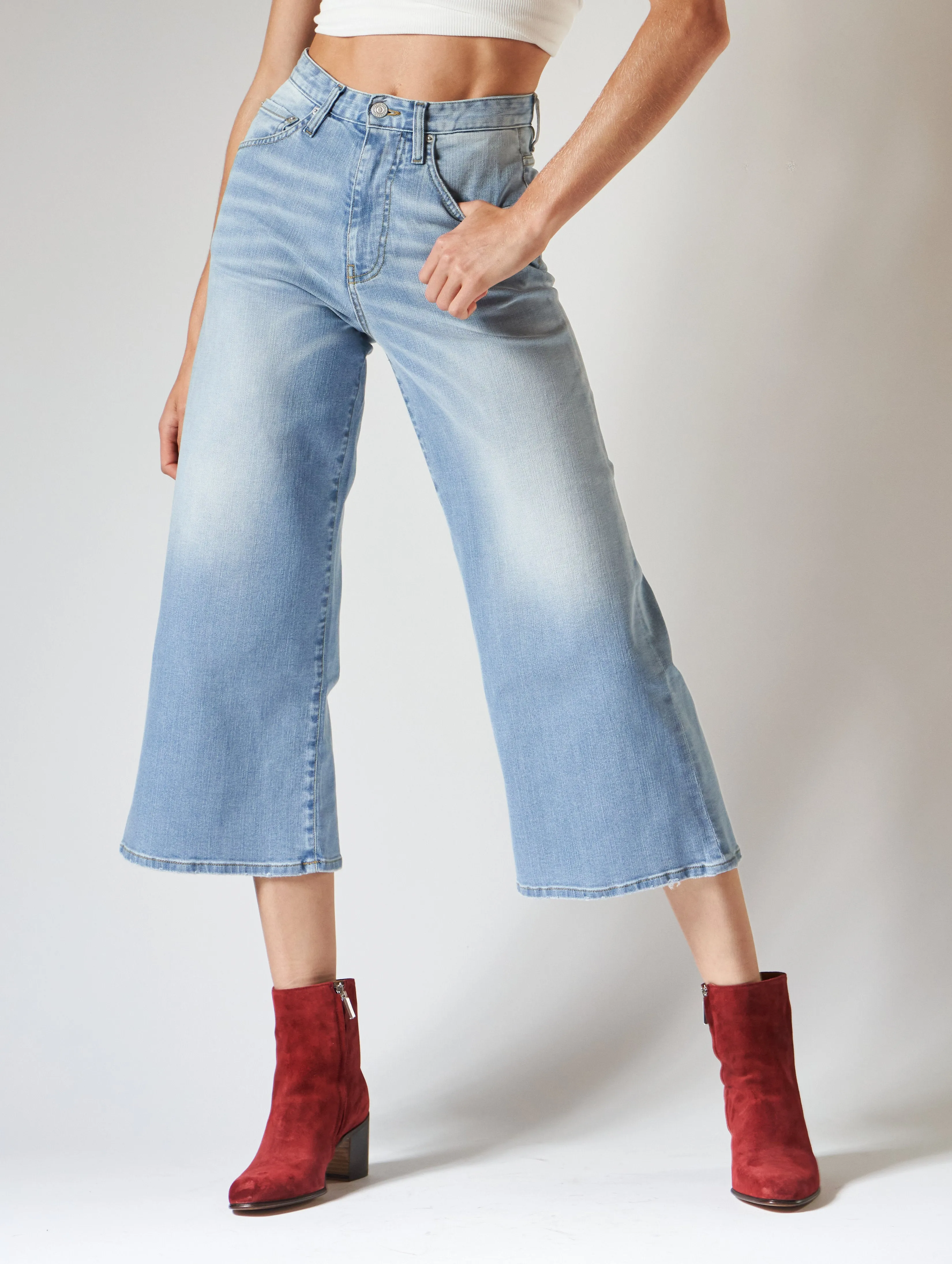 PATTI WIDE FLARED JEANS IN LIGHT BLUE- Woman