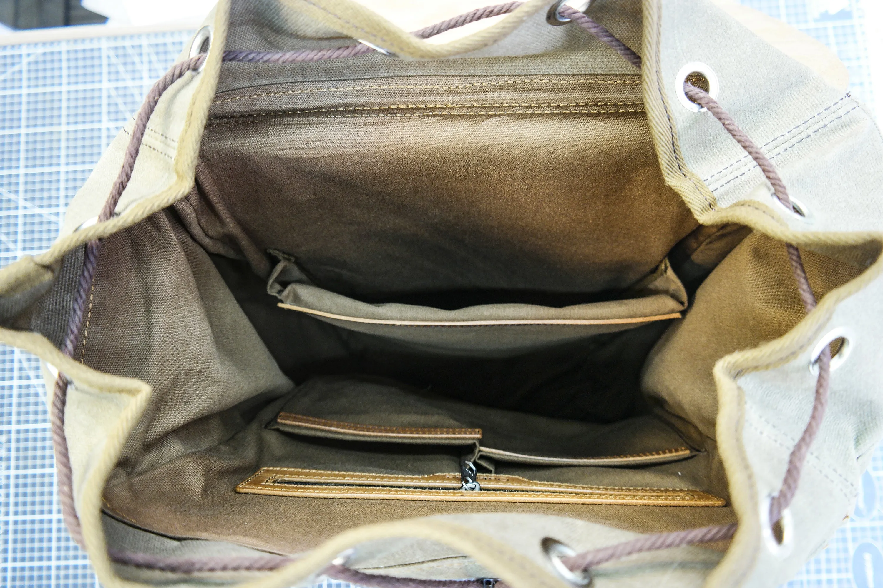 【Physical Patterns】Waxed canvas and leather backpack 35 liter handmade leather waxed backpack, suitable for travel, camping, hunting, hiking