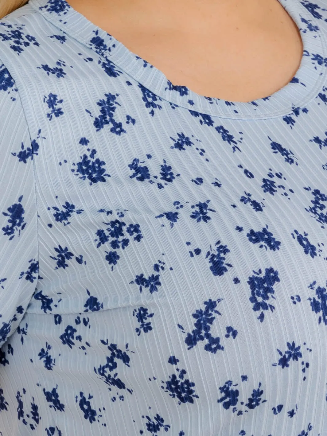 PLUS SIZE SHORT SLEEVE FLORAL TOP